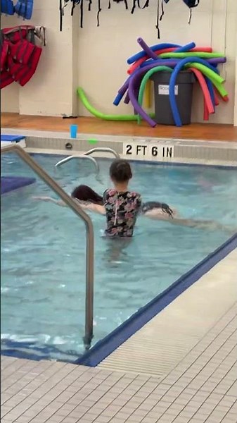 Cute Girl Goes to Her Summer Swimming Lesson 🏊‍♀️☀️ #shorts #summeronshorts #SwimmingLesson #Summer