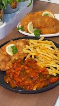 Snack bar: Paprika sauce with schnitzel