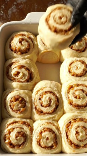 Vegan Lemon Sweet Rolls - Soft, Citrusy, and Totally Dairy-Free! 🍋✨