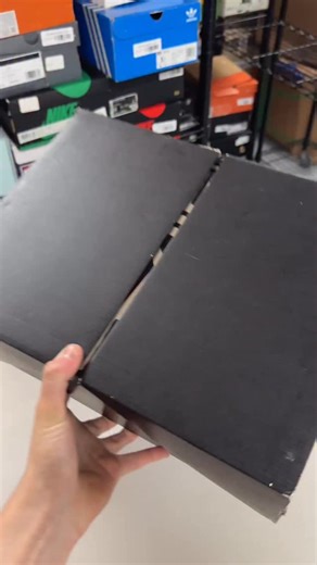 Mark 🔌 on Instagram: "Sneakerresellx.com 🔌🔌"