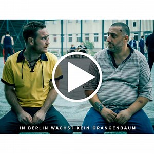🍊4 Blocks Star Kida Ramadans Regiedebüt IN BERLIN WÄCHST KEIN ORANGENBAUM kommt heute ins Kino. Und wir haben den Darsteller Kida Ramadan vor Ort. Am Samstag, 26.09. um 17:30 im Cineplex Alhambra und um 20:30 im Cineplex Neukölln. Tickets unter: www.cineplex.de | Cineplex Berlin