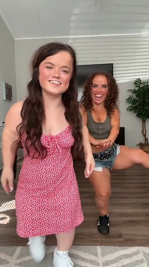 1K views · 44 reactions | 87 #funny #reelsvideo #reelsfb #reelsviral #reelsinstagram #Reels #moment #funnymoments #reelsfbpage #fypシ #foryou #trending #joke #viralpost #USA #viralvideo #fypシ゚viralシ #today #fy #love #follower #ideas #advice #cute | Cassandra Davis | Facebook