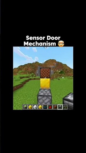 How to Make a Sensor Door in Minecraft | Redstone Tutorial