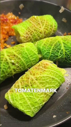 Sausage rolls and creamy sauce in just a few steps!