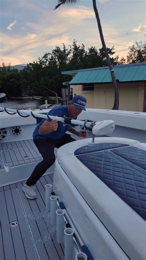 Scott Martin on Instagram: "I was very conflicted on this decision..but super glad I did it now! Installing a trolling motor on my freeman boat…let me tell you about it. @seaswivel @garminfishhunt @dakota.lithium Equipment list - Sea Swivel, Garmin 110’ 36v Kraken and 36/60 Dakota lithium batteries. @quantum.fishing"