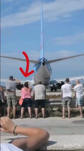 Extreme Jet Blast blowing People away at Maho Beach, St. Maarten.