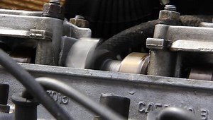 clip-2111903-driveshaft-on-internal-combustion-engine