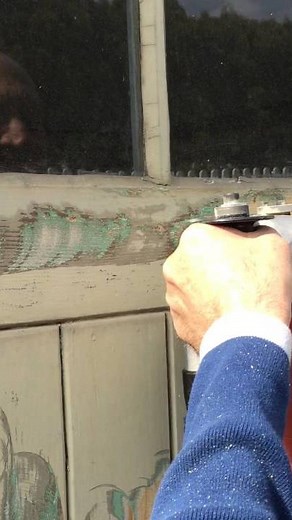 Farbe entfernen auf Holz oder Metall mit Farbfresser