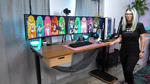 Build your dream gaming or streaming workstation. UPLIFT Desk has over 200,000 configurations to fit your needs. | UPLIFT Desk