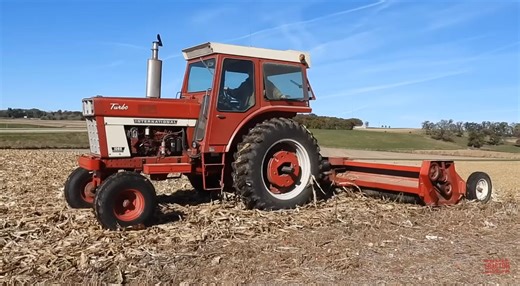 Big Tractor Power is out in the field with a 115 hp INTERNATIONAL 1066 Turbo Tractor operating a 15ft INTERNATIONAL 60 Flail Shredder.  bigtractorpower
