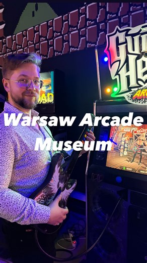 Damian Dawid Nowak on Instagram: "Warsaw Arcade Museum Hala na tyłach budynku glównego, Al. Jerozolimskie 200, 02-486 Warszawa Do dziś pamiętam zapach salonu gier w Tarnowskich Górach: rozgrzane maszyny, skórzane stołki barowe - w spoconych z emocji dłoniach trzymałem złotówkę, za którą można było kupić jedną grę. Te wspomnienia powróciły, gdy w Warsaw Arcade Museum znalazłem znajome tytuły: Alien vs Predator, Terminator, no i Mortal Kombat… To jedna rzecz, a drugą są wszystkie interaktywne gry,