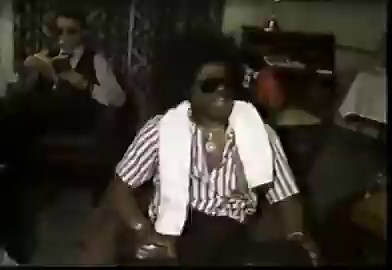 On this day in 1983, SNL decided to play up on the Buckwheat assassination (Eddie was over Buckwheat).So they brought in David Suskind and Eddie played Buxkwheat's bodyguard who wrote the book, Buckwheat is a Sleazeball and provides footage as proof. 😂