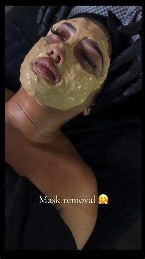 Love the satisfaction of a mask removal✨ •#estheticianstudent •#rubbermask •#satisfying •#estheticscommunity •#foryoupage💙 | Brooke Voudren