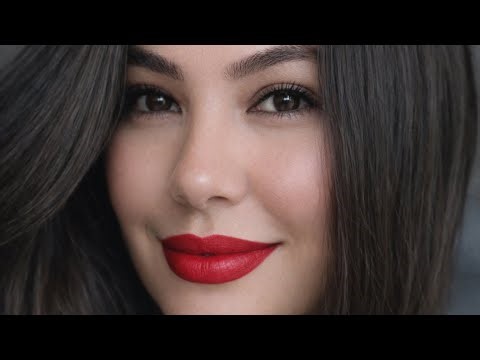 She Doesn’t Try, Her Presence Is Effortless | Scarlethlove | Curvemodel