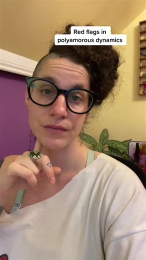 Identifying Red Flags in Polyamorous Relationships