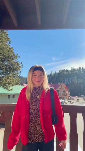 Stylish Ski Outfits for Mountain Adventures