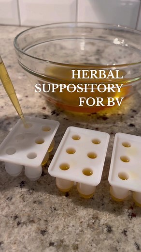When it comes to persistent bv and yeast, deeper healing is often required. Along with diet changes, these Calendula herbal pessaries can be of great relief. Calendula is anti-inflammatory and helps to soothe the tissues in and around your flower. While also providing antibacterial and antifungal activity. I find boric acid to be too harsh, try these instead 🌿 #herbalism #herbs