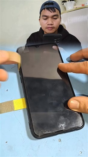 how to replace a cellphone screen protector #tips #tricks #creativeidea #diy #reelsfb | TaufiK BangduL