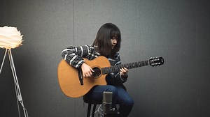 'Taylor 714CE Nylon Cedar' 모델을 핑거스타일 기타리스트 '신은비' 님께서 연주해 주셨습니다! '신은비'...