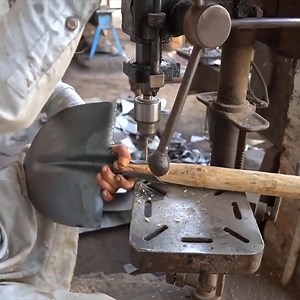 66K views · 632 reactions | Amazing, the way the Pakistan craftsman making a shovel | Caslin Accommodation | Facebook