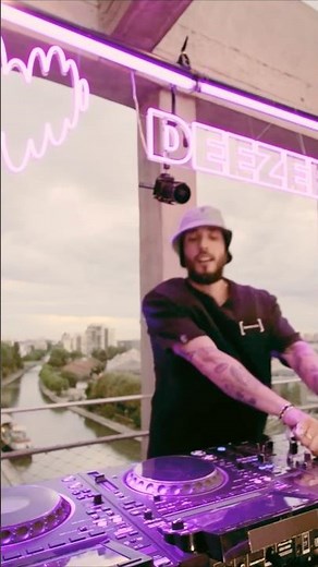 Folamour performs his remix of Fatback Band’s 'I Found Lovin’ at Deezer Rooftop Sessions in Paris.