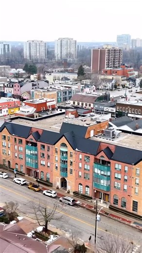 Timothy Huynh on Instagram: "Stating 2026 off with a new listing located in DT Oakville, right next to Oakville Town Square. Ever dreamt of living in one of the most prestigious area codes in all of Ontario? Make this recently renovated condo your home now! 304-185 Robinson St 🛌 2+1 🛁 2 🚗 1 MLS: W12682806"