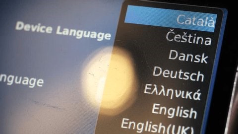 clip-3958910567-close-used-device-language-menu-scrolling-through