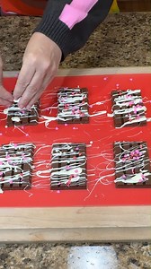 20K views · 20 reactions | KIT KAT's made with love - You cannot screw this up and everyone loves kit kats! #valentine #kitkat #nobake This video was created by Rebecca JS, Jasgur Crew and Network Media LLC | Jasgur Crew | Facebook