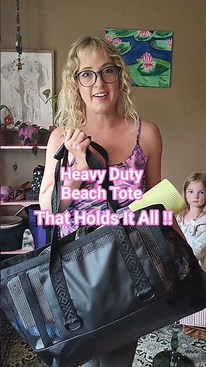 This beach tote is HEAVY DUTY | What Fits Review ⛱️