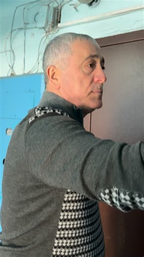 Арсен Фадзаев / Arsen Fadzaev on Instagram: "На днях во владикавказском партийном штабе «Справедливой России» раздался необычный звонок. Когда мне передали, что наш уважаемый ветеран Великой Отечественной войны Александр Пагаев, в прошлом году праздновавший 100-летний юбилей, хочет сделать благотворительный взнос на помощь ребятам, отстаивающим интересы страны на СВО, я в очередной раз восхитился и мысленно преклонился перед поколением удивительных старших, которое представляет Александр Михайло