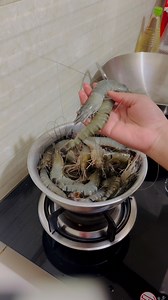 1.8M views · 43K reactions | আমাদের ডি ভোর্সের দিন সন্ধ্যায় জানতে পারলাম আমার স্বামী নতুন করে বিয়ে করতেছে তার এক্সের সাথে  | Tuli's Lifestyle | Facebook