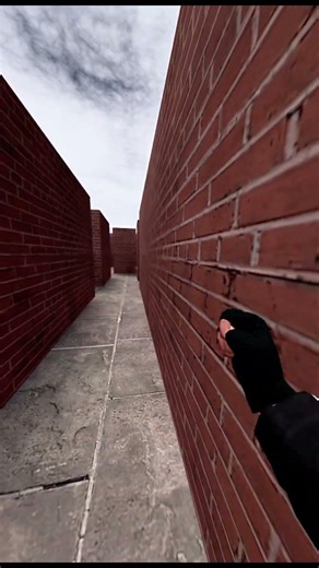 Dancing Triangle Chase in Maze Nextbot Gmod