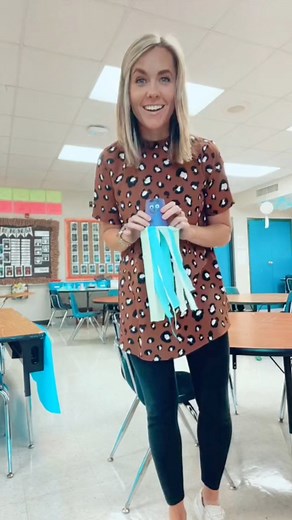 631K views · 8.3K reactions | Last summer I taught SEL to a pre-k-5th grade summer camp and these jellyfish cups were a HIT! These could be a great back to school activity! I will link the supply list in the comments! #mrsarensberg #teacher #sel #breathing #growthmindset #backtoschool #activity #jellyfish | Mrs. Arensberg | Facebook