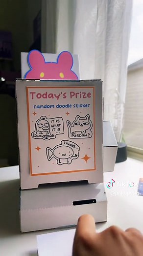 Hacomo Wow Paper Craft Vending Machine Video Showcase