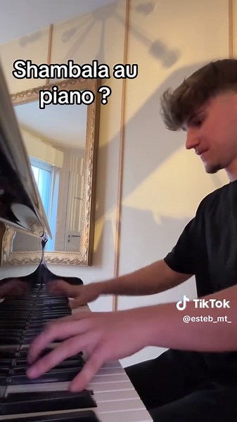 Shambala au Piano : Un Couverture Émotionnelle