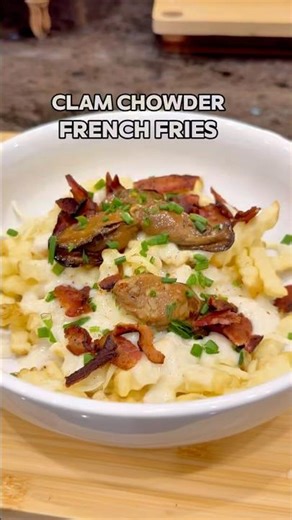 Clam chowder French Fries 🍟 #recipe in bio #chowder #clam #seafood #clamchowder #fries #yum