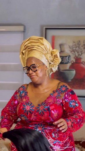 Fashion Tips: How to Tie a Wrapper Stylishly