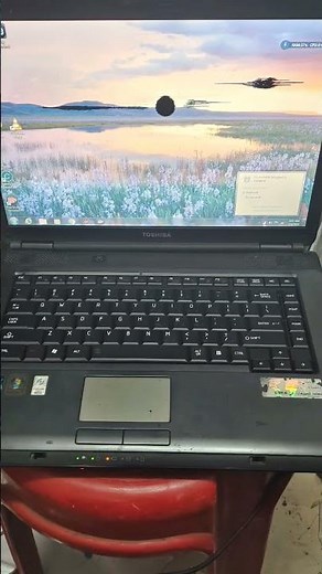 Toshiba Satellite l300 battery & keyboard replacement #chiplevel #acer #repair