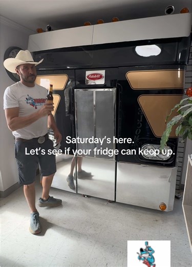 They say everything’s bigger in Texas. Well, so are our fridges. Custom-made, bold, and unapologetically Frosty. #CustomFridge #TexasStyle #FrostyCreations #FrostyFridge #CountryVibes #TexasCustom #FridgeTransformation #SaturdayShowcase