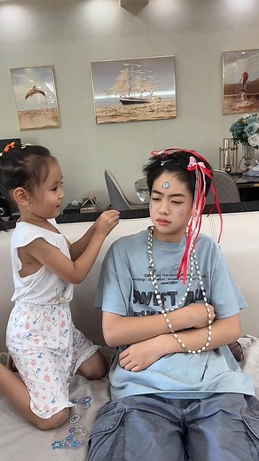 597K views · 24K reactions | 被外甥女“独家宠溺”的一天,小舅舅直接沦为专属...