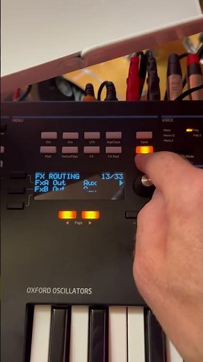 How To: Effects Loop Novation Summit | Route Dry Signal to Looper, Onboard FX Post Looper #novation