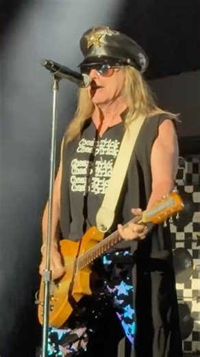 Cheap Trick | Hello There ! | Show Opening!