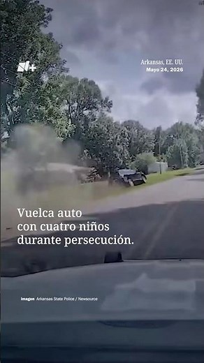 Vuelca camioneta con 4 niños durante persecución