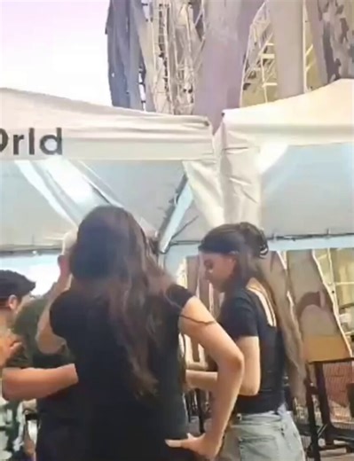 ela é muito a queridinha do sogro dela neFB SONGKRAN WITH CTW#CTWSongkran26xFreenBecky