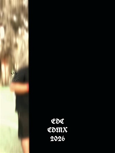 Bien chida la bandita que se tomó fotitos con nosotras en #edcmexico #camaralenta #festivalseason #electronicmusic #electronicfestival