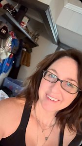 Just a random Monday night while on spring break. We’ve got some @hellofresh, one hit wonders from the 90s, and a cocktail made with the juice from canned pears I gave the boys. We’re living on wild side around here 🤣😂#doitforhawk #onehitwonder #hellofresh #pearcocktail #mondaynight | DoItForHawk