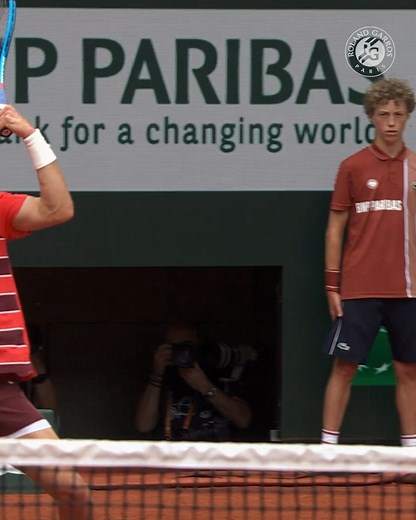 83K views · 1.3K reactions | All business. No.5 seed Jack Draper dispatched teen sensation Joao Fonseca in straight-sets to book a place in the fourth round. Catch up on the highlights here ⬇ #RolandGarros | ROLAND-GARROS | Facebook