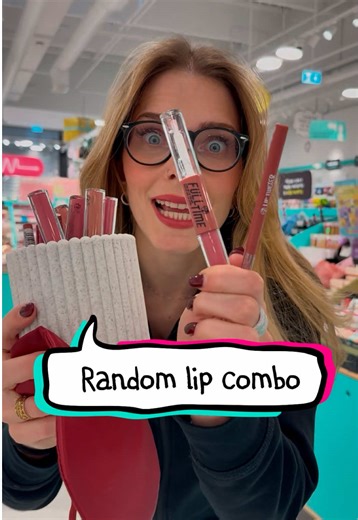 Random lip combo challange!💋 Il caso è stato buono questa volta😅 #challange #randomlipcombo #lipcombochallange #lipcombo #normalitalia