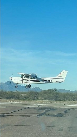Cessna C172 Skyhawk landing at KRYN#generalaviation #flighttraining #cessna #planespotting #airport