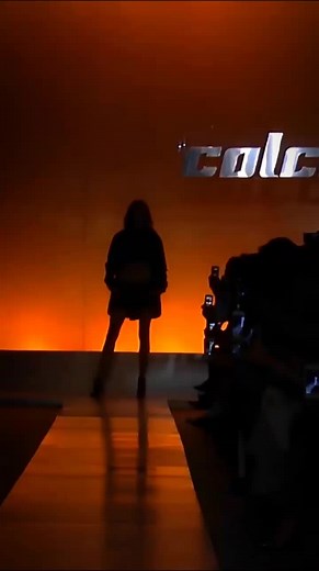 Gisele Bündchen Horse Walk: Iconic Runway Moment